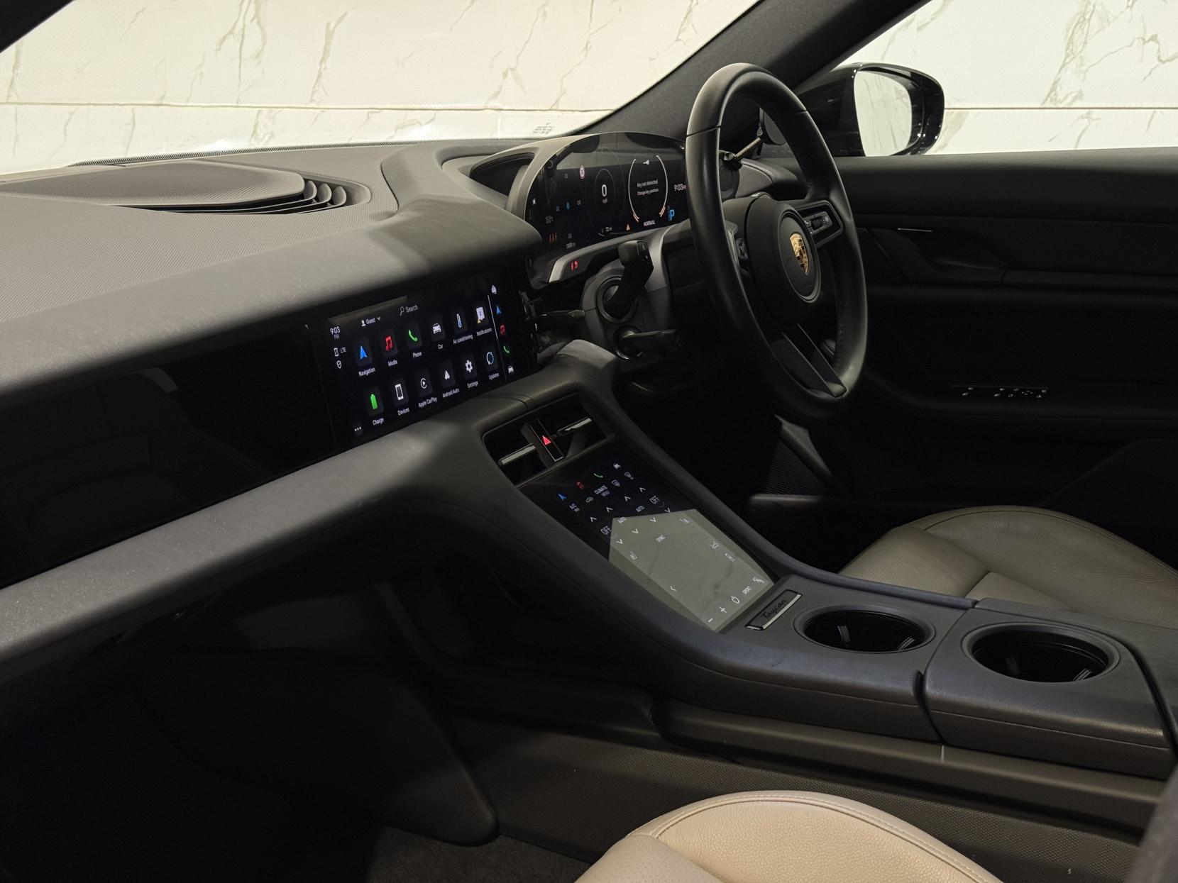 Porsche Taycan Performance 79.2kWh Auto RWD 4dr (11kW Charger)