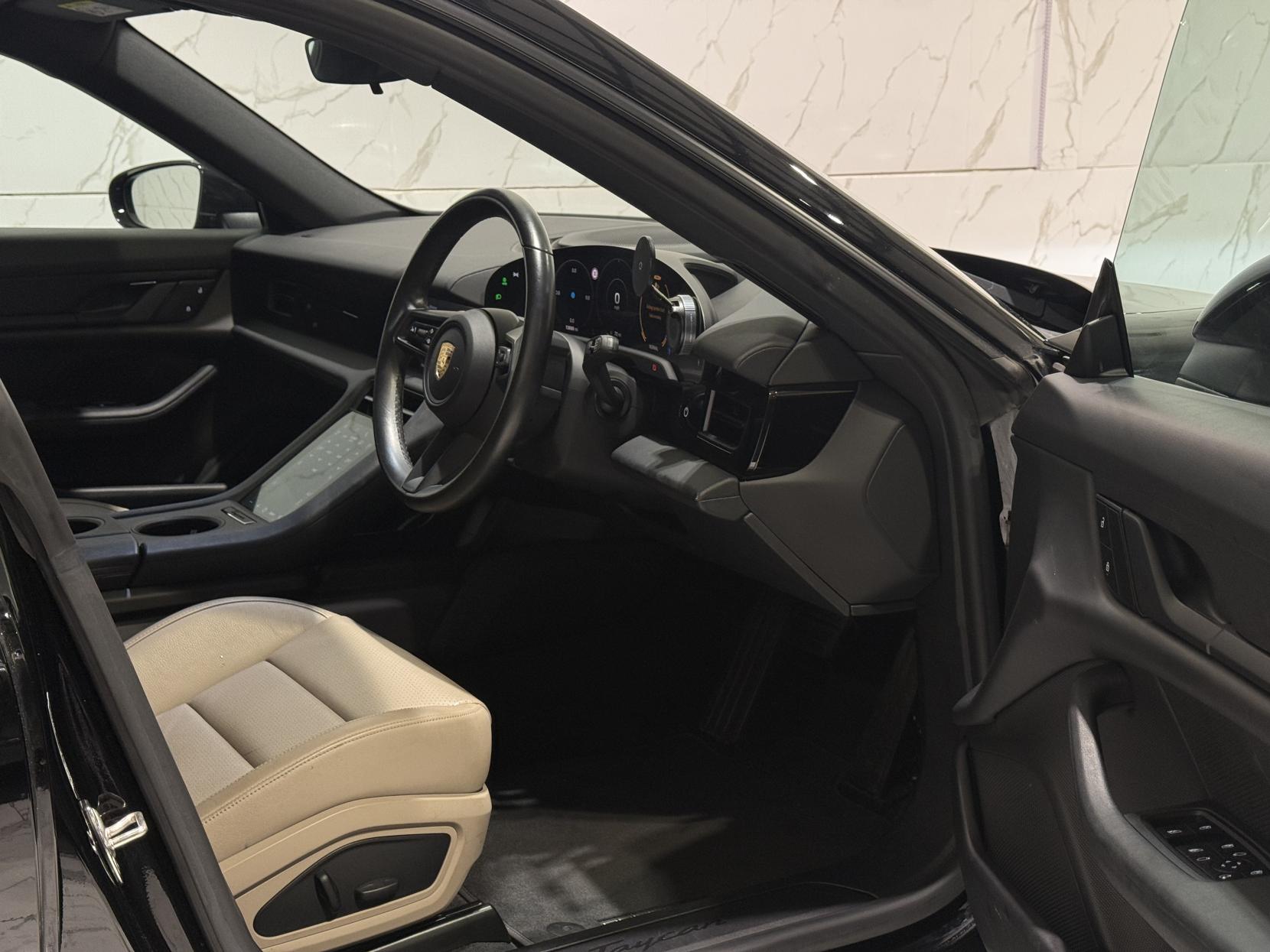 Porsche Taycan Performance 79.2kWh Auto RWD 4dr (11kW Charger)