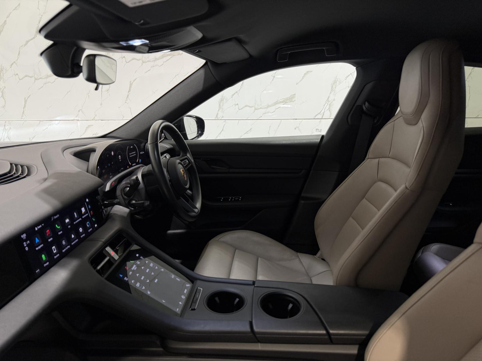 Porsche Taycan Performance 79.2kWh Auto RWD 4dr (11kW Charger)