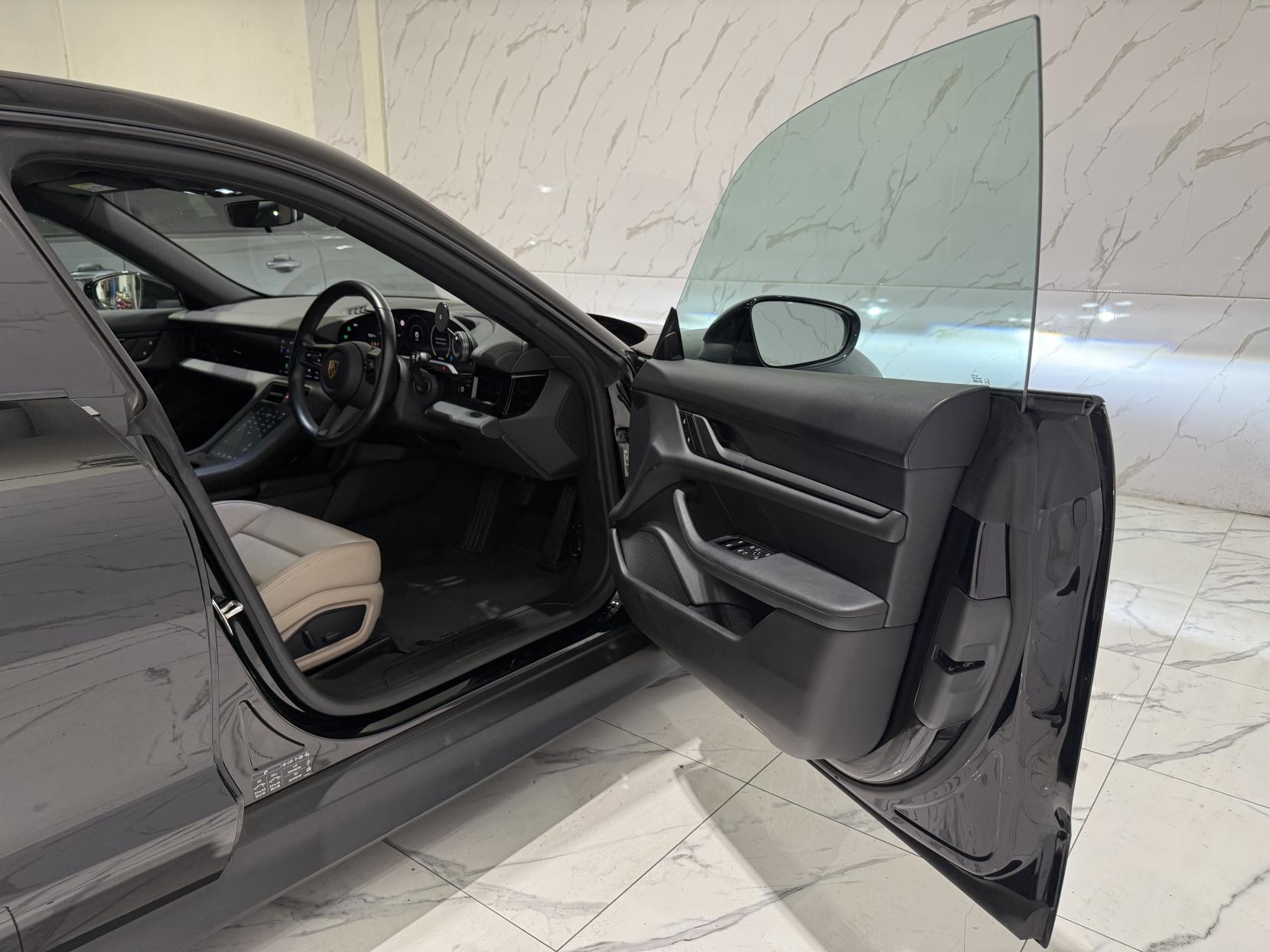 Porsche Taycan Performance 79.2kWh Auto RWD 4dr (11kW Charger)