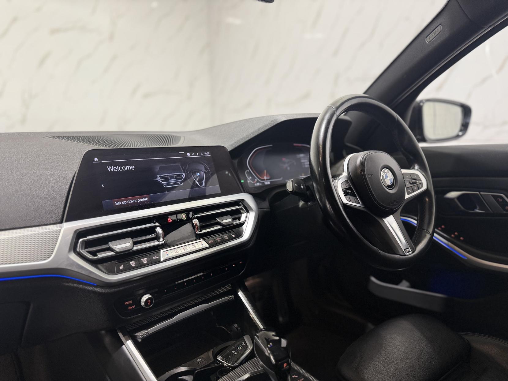 BMW 3 Series 2.0 320i M Sport Saloon 4dr Petrol Auto Euro 6 (s/s) (184 ps)