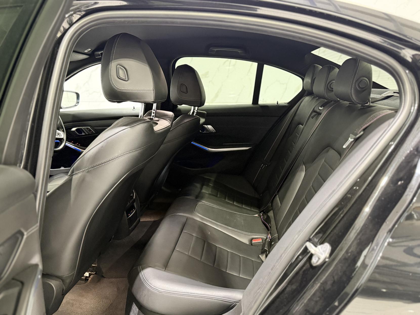 BMW 3 Series 2.0 320i M Sport Saloon 4dr Petrol Auto Euro 6 (s/s) (184 ps)