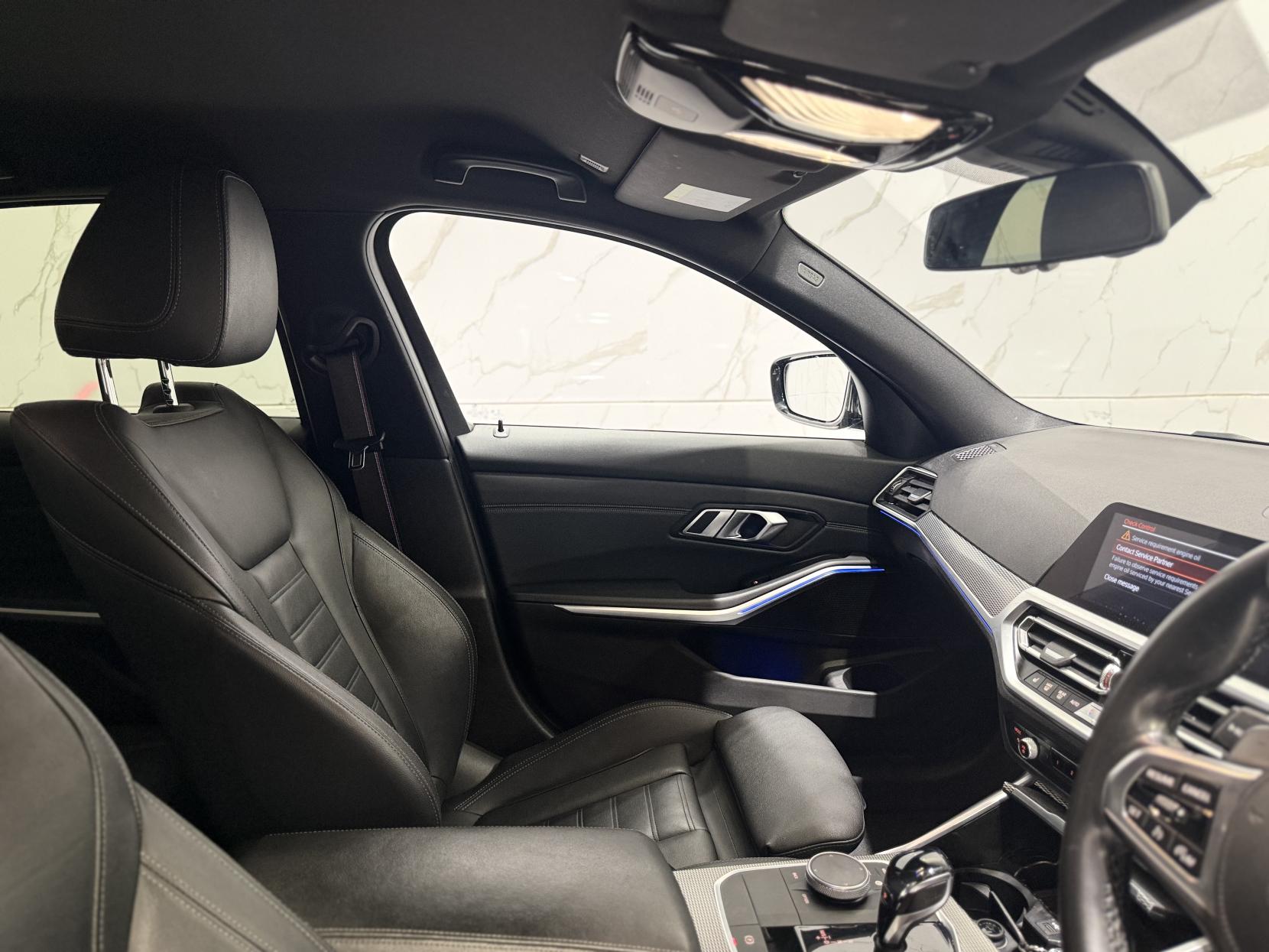 BMW 3 Series 2.0 320i M Sport Saloon 4dr Petrol Auto Euro 6 (s/s) (184 ps)