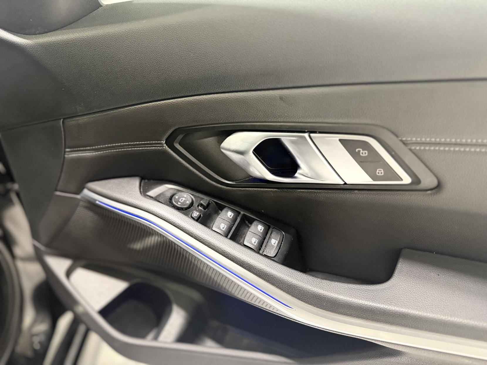 BMW 3 Series 2.0 320i M Sport Saloon 4dr Petrol Auto Euro 6 (s/s) (184 ps)