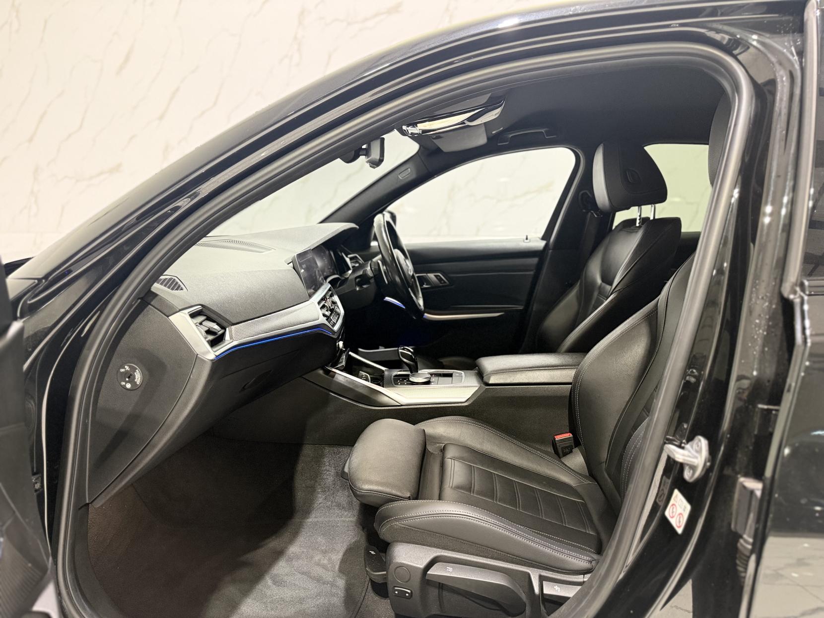 BMW 3 Series 2.0 320i M Sport Saloon 4dr Petrol Auto Euro 6 (s/s) (184 ps)