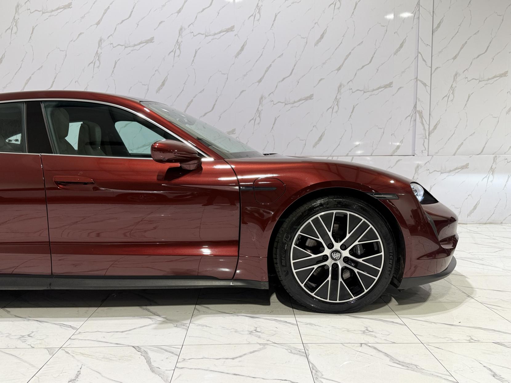 Porsche Taycan Performance Plus 93.4kWh 4S Saloon 4dr Electric Auto 4WD (11kW Charger) (571 ps)