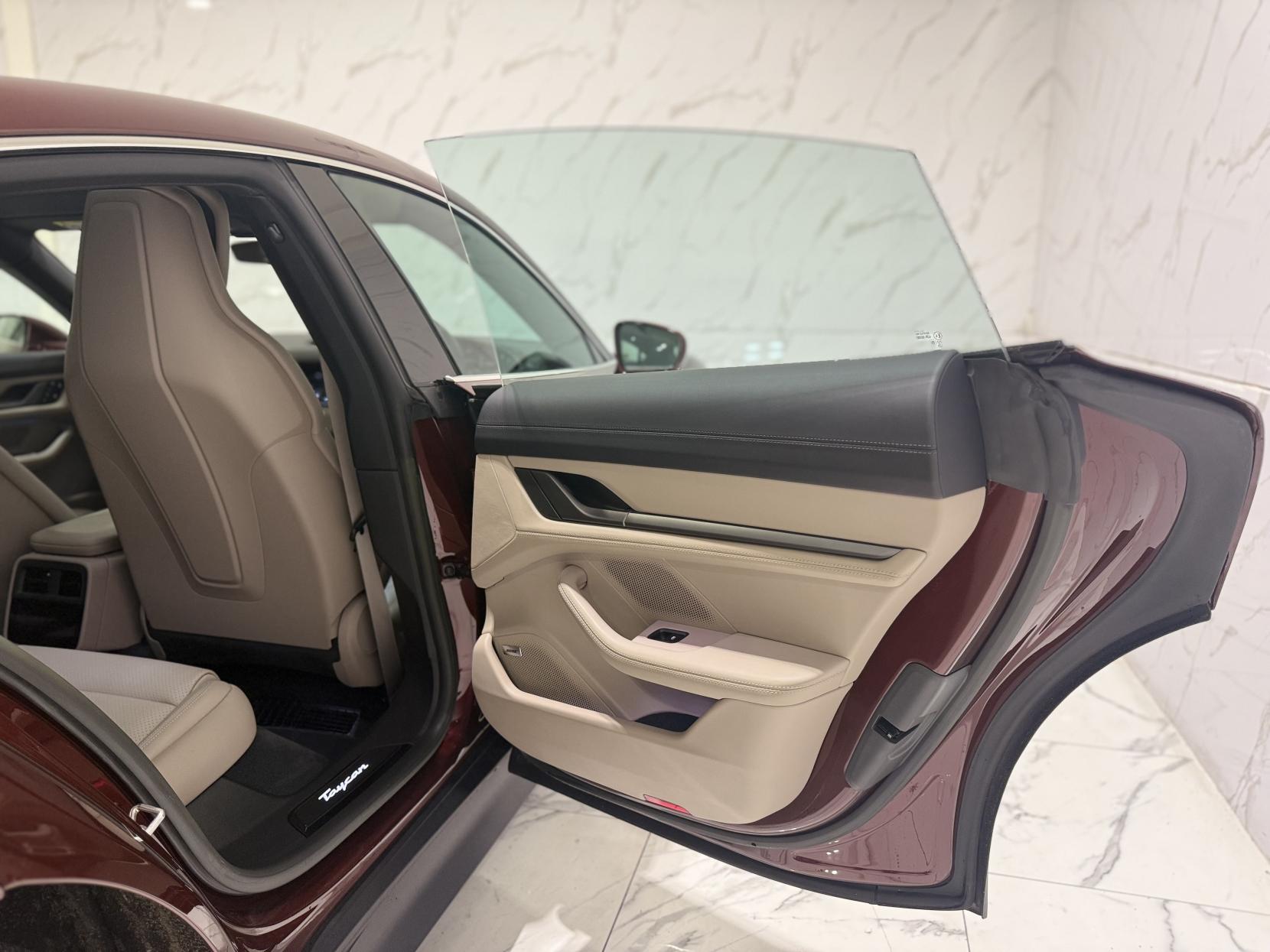 Porsche Taycan Performance Plus 93.4kWh 4S Saloon 4dr Electric Auto 4WD (11kW Charger) (571 ps)