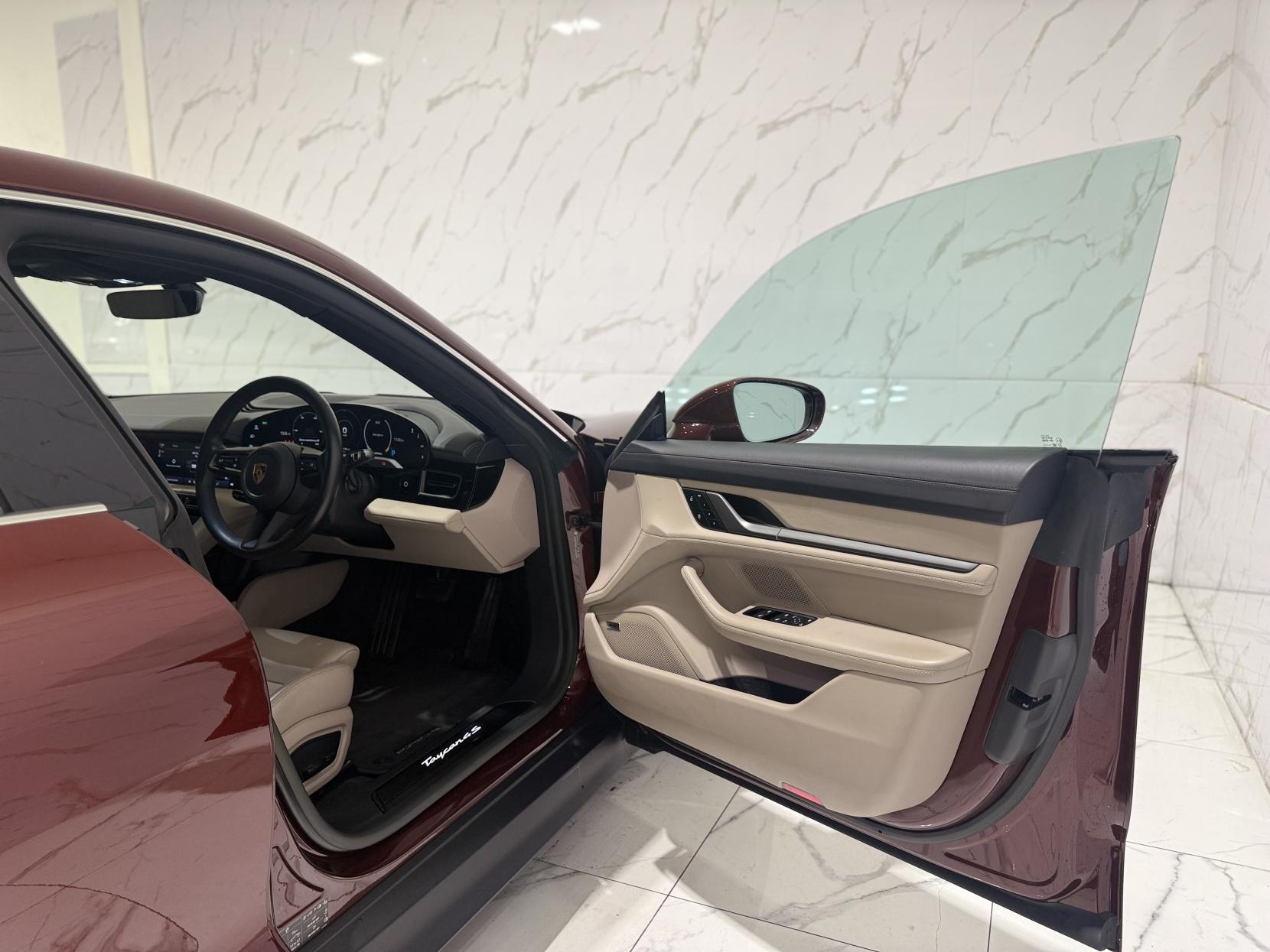 Porsche Taycan Performance Plus 93.4kWh 4S Saloon 4dr Electric Auto 4WD (11kW Charger) (571 ps)