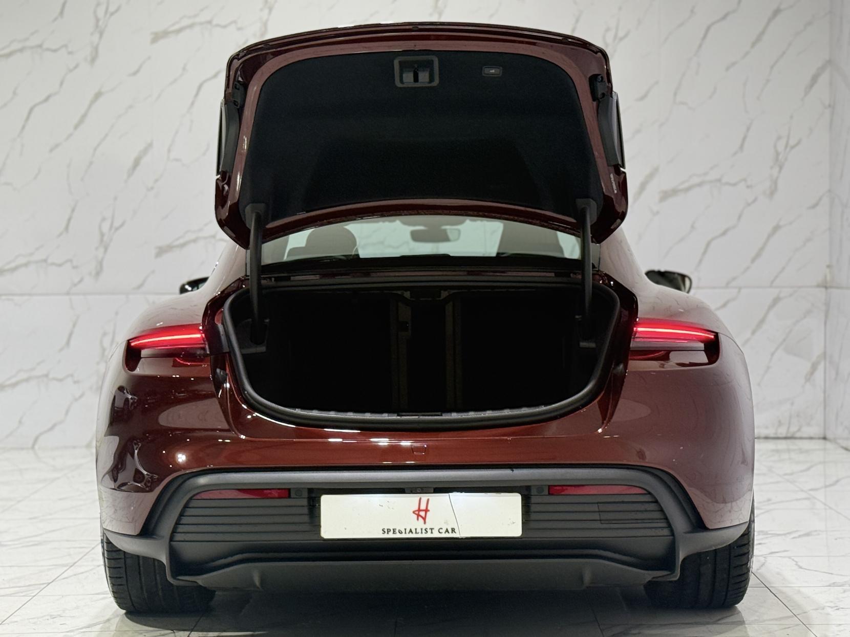 Porsche Taycan Performance Plus 93.4kWh 4S Saloon 4dr Electric Auto 4WD (11kW Charger) (571 ps)