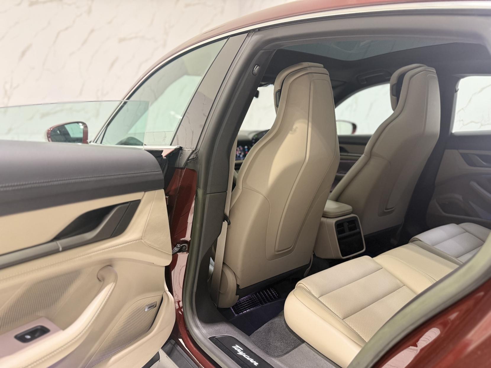 Porsche Taycan Performance Plus 93.4kWh 4S Saloon 4dr Electric Auto 4WD (11kW Charger) (571 ps)