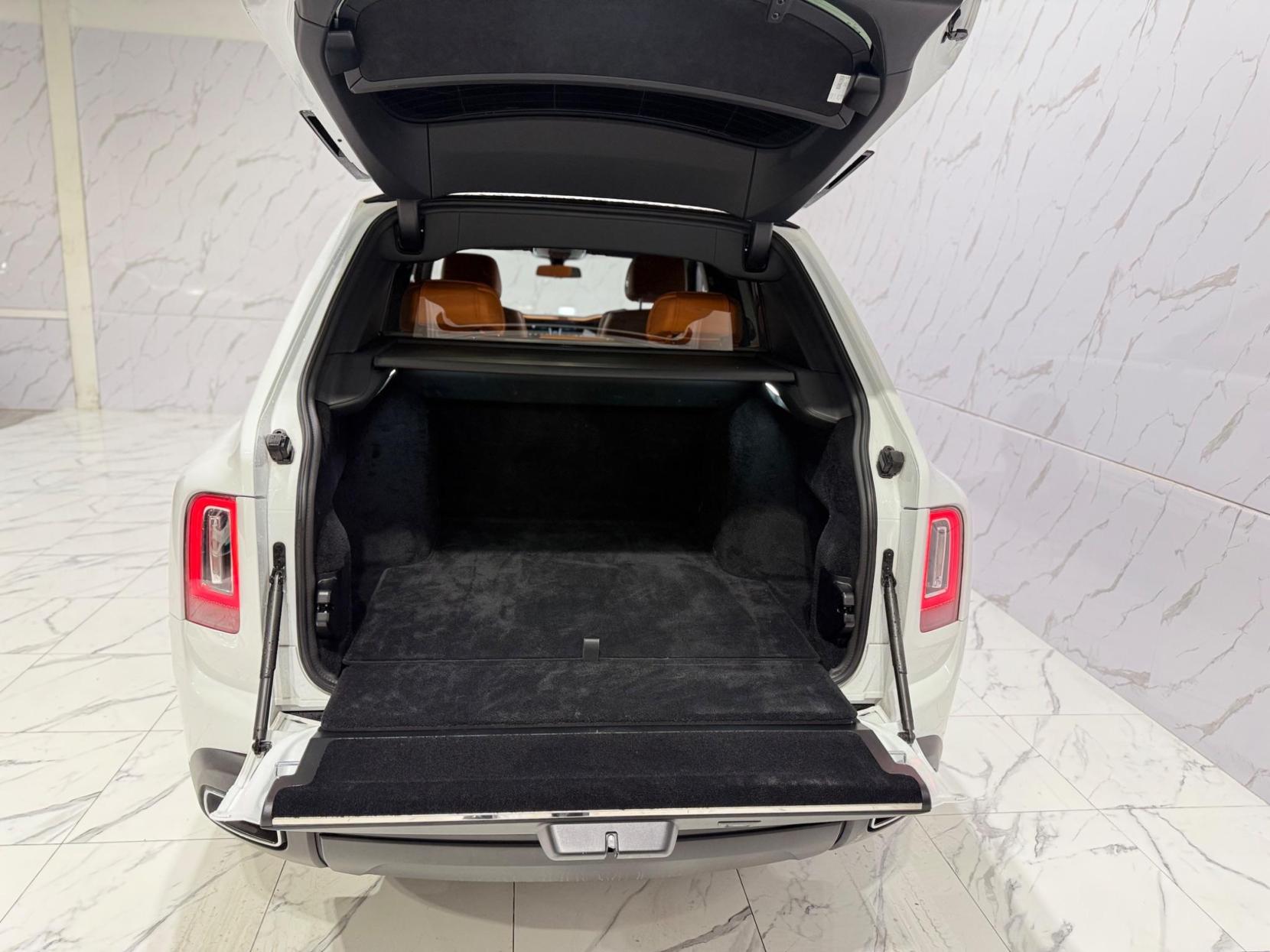 Rolls-Royce Cullinan 6.75 V12 Auto 4WD Euro 6 5dr
