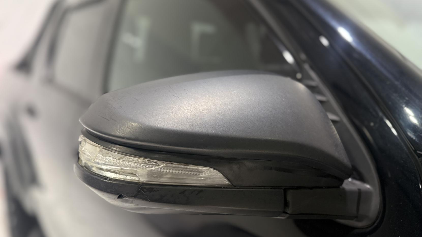 Toyota Hilux 2.8 D-4D Invincible X Pickup Double Cab 4dr Diesel Auto 4WD Euro 6 (s/s) (204 ps)