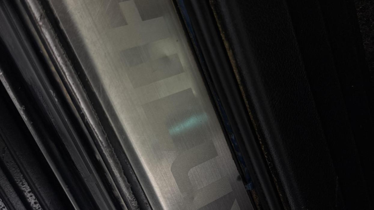 Toyota Hilux 2.8 D-4D Invincible X Pickup Double Cab 4dr Diesel Auto 4WD Euro 6 (s/s) (204 ps)