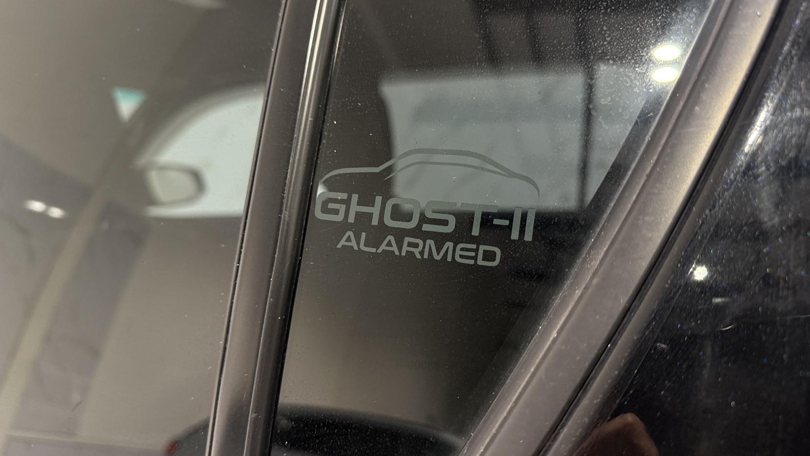 Toyota Hilux 2.8 D-4D Invincible X Pickup Double Cab 4dr Diesel Auto 4WD Euro 6 (s/s) (204 ps)