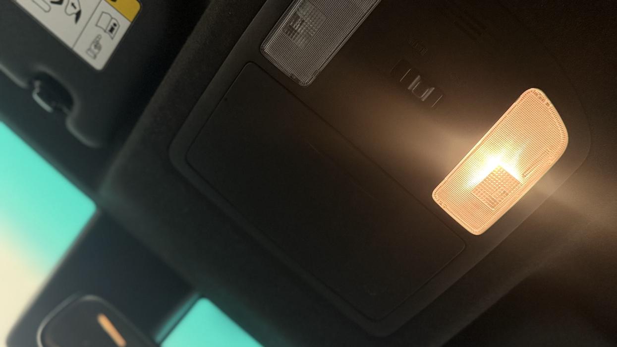 Toyota Hilux 2.8 D-4D Invincible X Pickup Double Cab 4dr Diesel Auto 4WD Euro 6 (s/s) (204 ps)