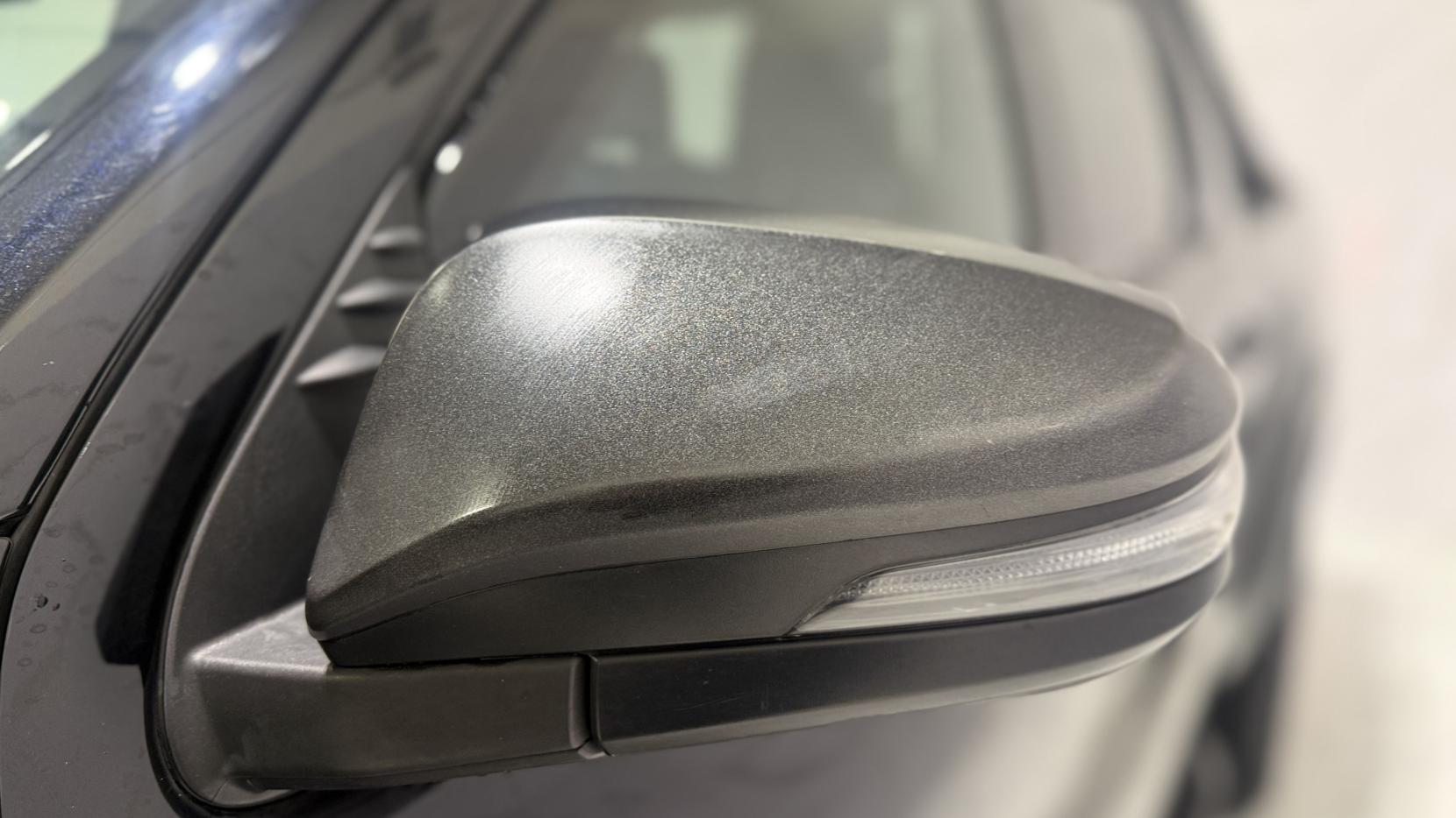 Toyota Hilux 2.8 D-4D Invincible X Pickup Double Cab 4dr Diesel Auto 4WD Euro 6 (s/s) (204 ps)