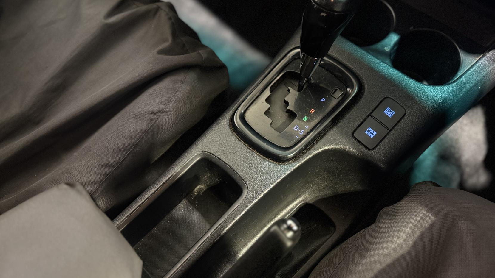 Toyota Hilux 2.8 D-4D Invincible X Pickup Double Cab 4dr Diesel Auto 4WD Euro 6 (s/s) (204 ps)