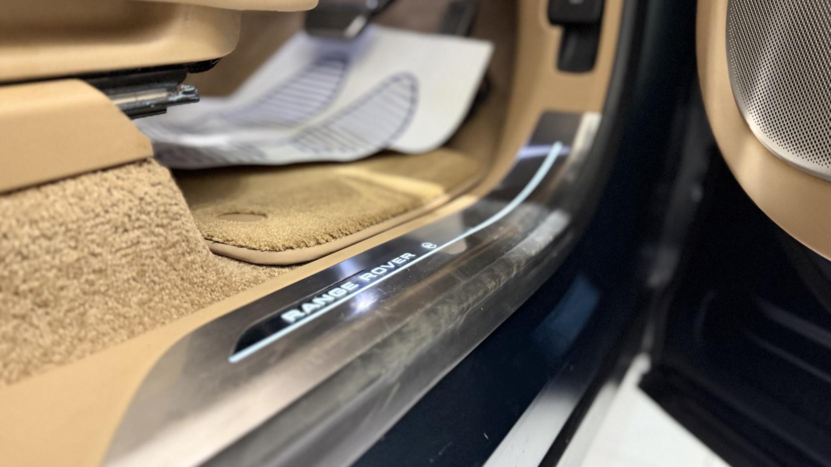 Land Rover Range Rover 3.0 P510e 38.2kWh SV SUV 5dr Petrol Plug-in Hybrid Auto 4WD Euro 6 (s/s) (510 ps)