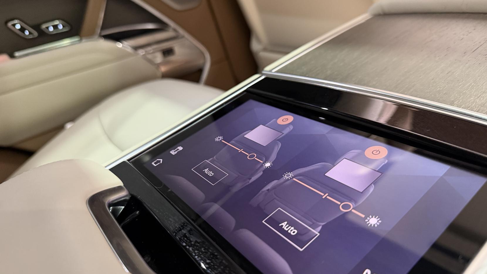 Land Rover Range Rover 3.0 P510e 38.2kWh SV SUV 5dr Petrol Plug-in Hybrid Auto 4WD Euro 6 (s/s) (510 ps)