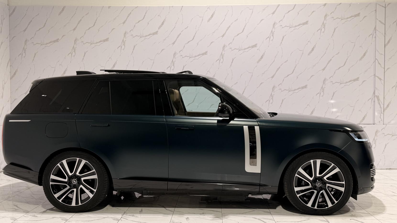 Land Rover Range Rover 3.0 P510e 38.2kWh SV SUV 5dr Petrol Plug-in Hybrid Auto 4WD Euro 6 (s/s) (510 ps)