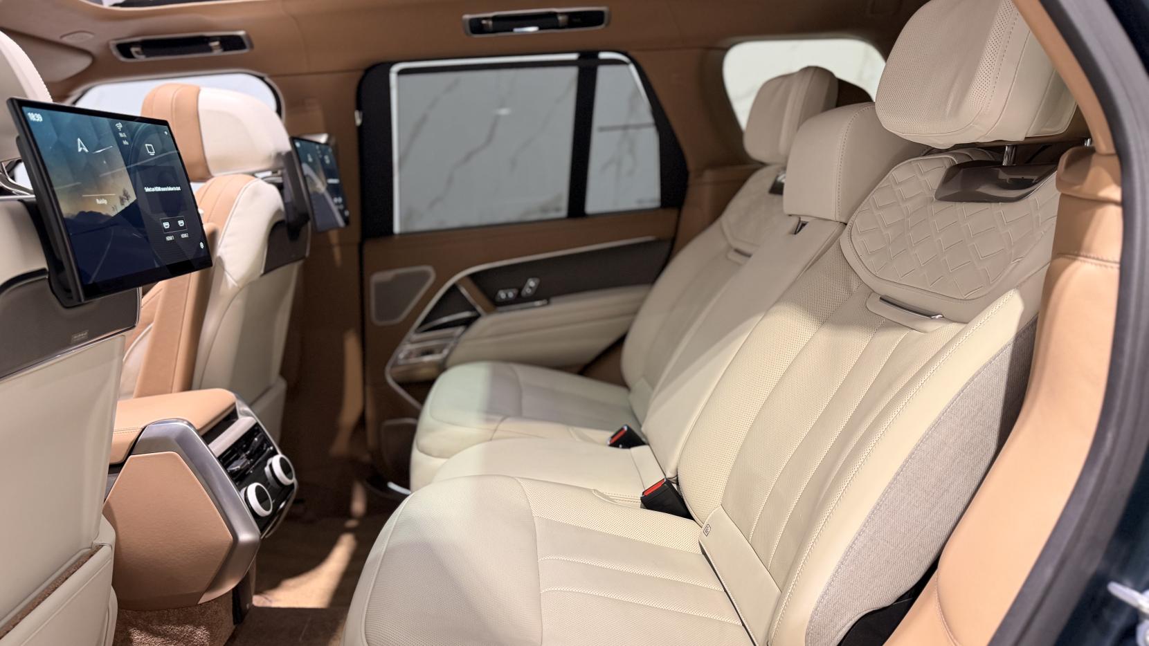 Land Rover Range Rover 3.0 P510e 38.2kWh SV SUV 5dr Petrol Plug-in Hybrid Auto 4WD Euro 6 (s/s) (510 ps)