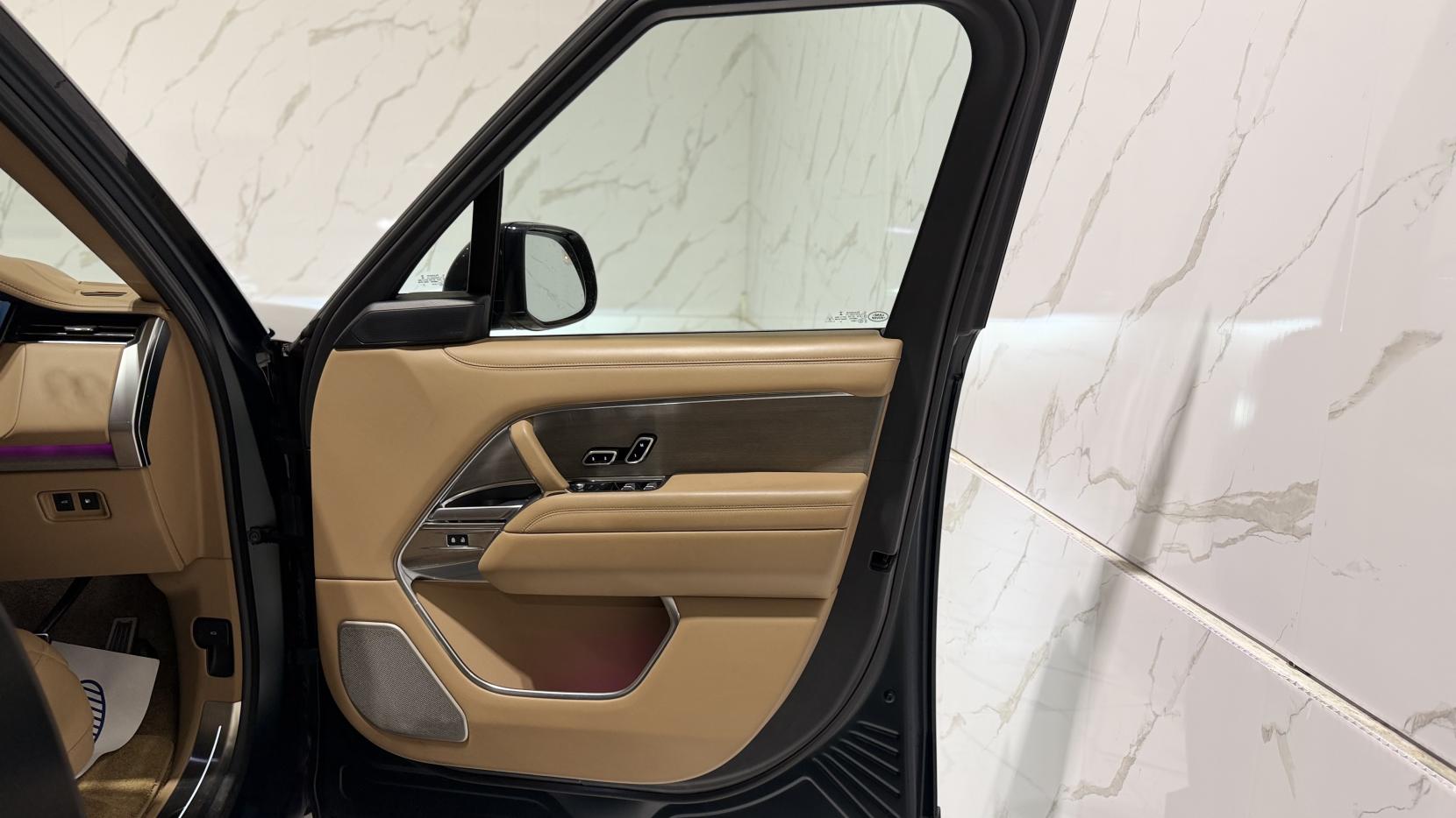 Land Rover Range Rover 3.0 P510e 38.2kWh SV SUV 5dr Petrol Plug-in Hybrid Auto 4WD Euro 6 (s/s) (510 ps)