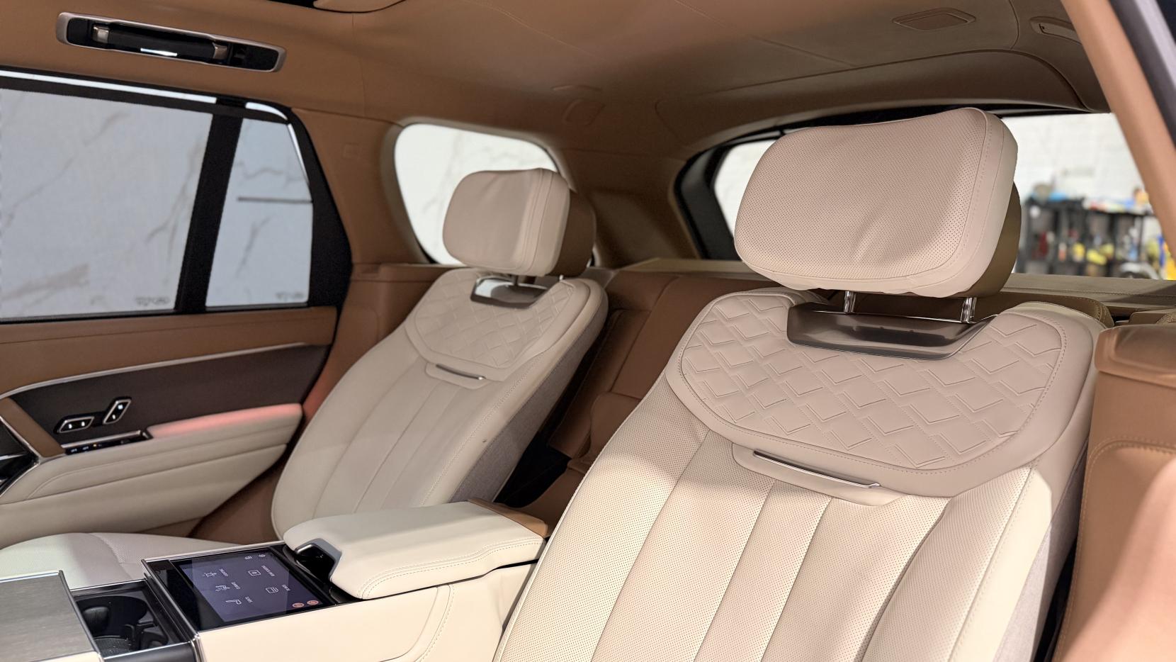 Land Rover Range Rover 3.0 P510e 38.2kWh SV SUV 5dr Petrol Plug-in Hybrid Auto 4WD Euro 6 (s/s) (510 ps)