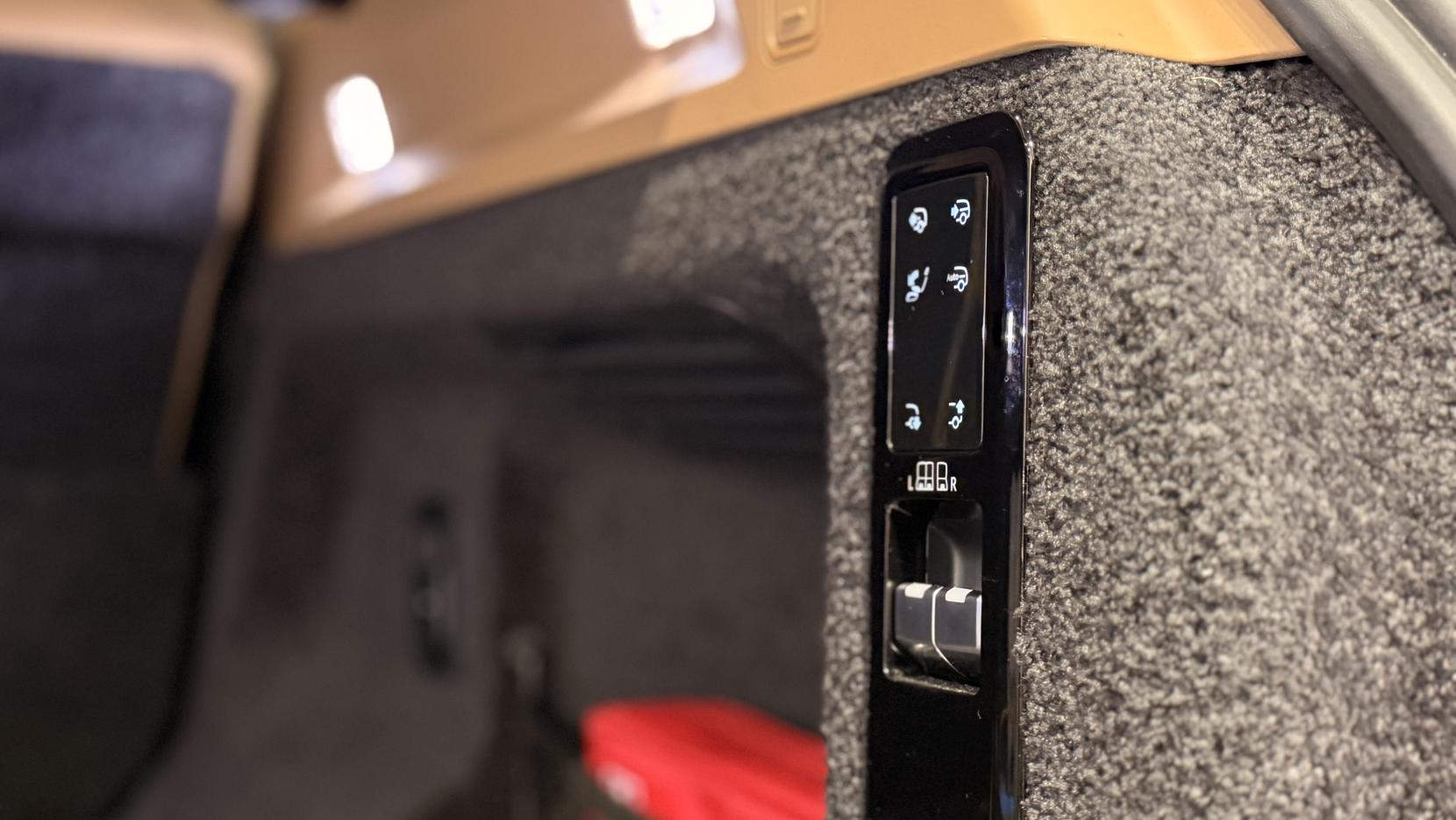 Land Rover Range Rover 3.0 P510e 38.2kWh SV SUV 5dr Petrol Plug-in Hybrid Auto 4WD Euro 6 (s/s) (510 ps)