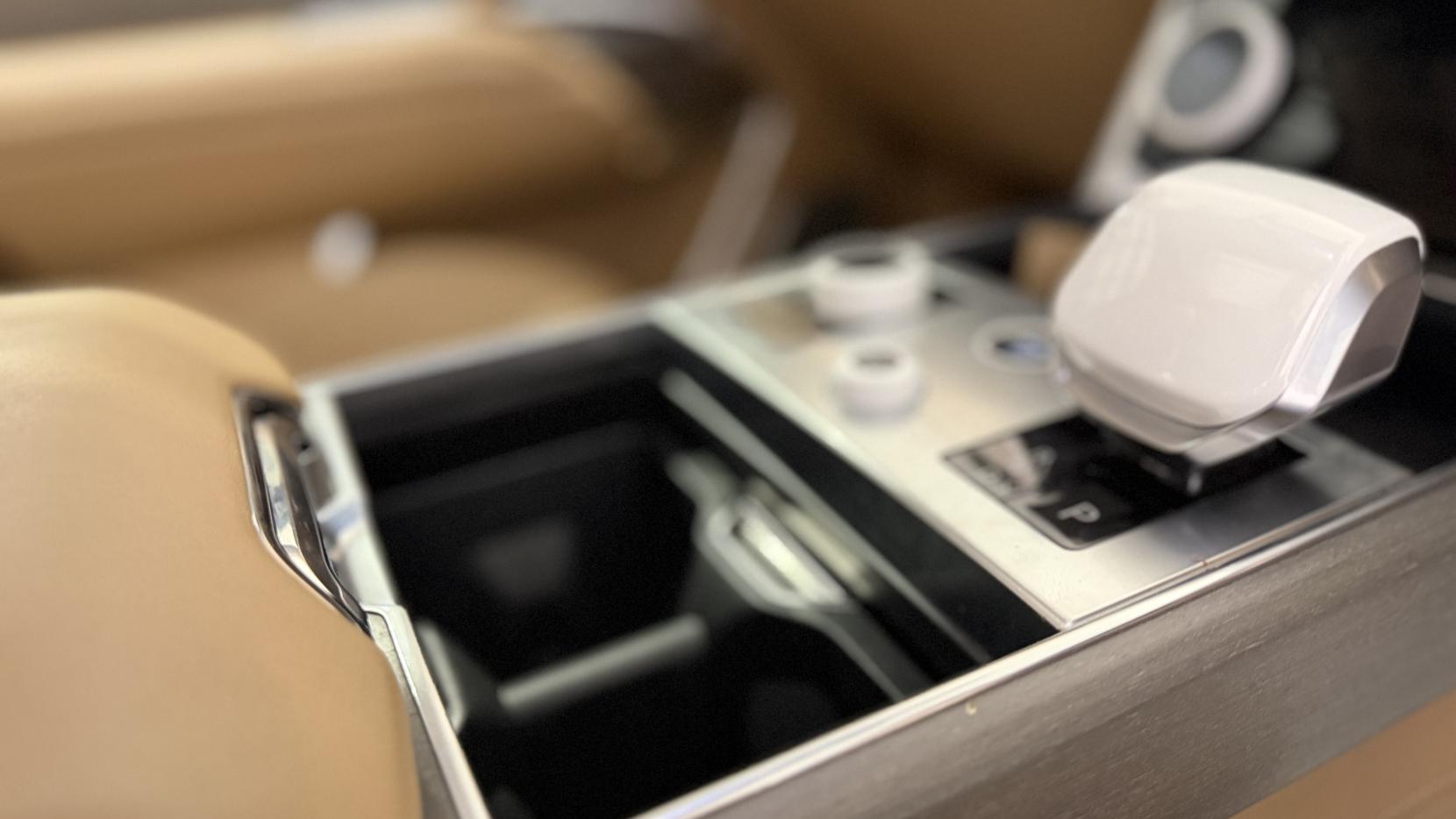 Land Rover Range Rover 3.0 P510e 38.2kWh SV SUV 5dr Petrol Plug-in Hybrid Auto 4WD Euro 6 (s/s) (510 ps)