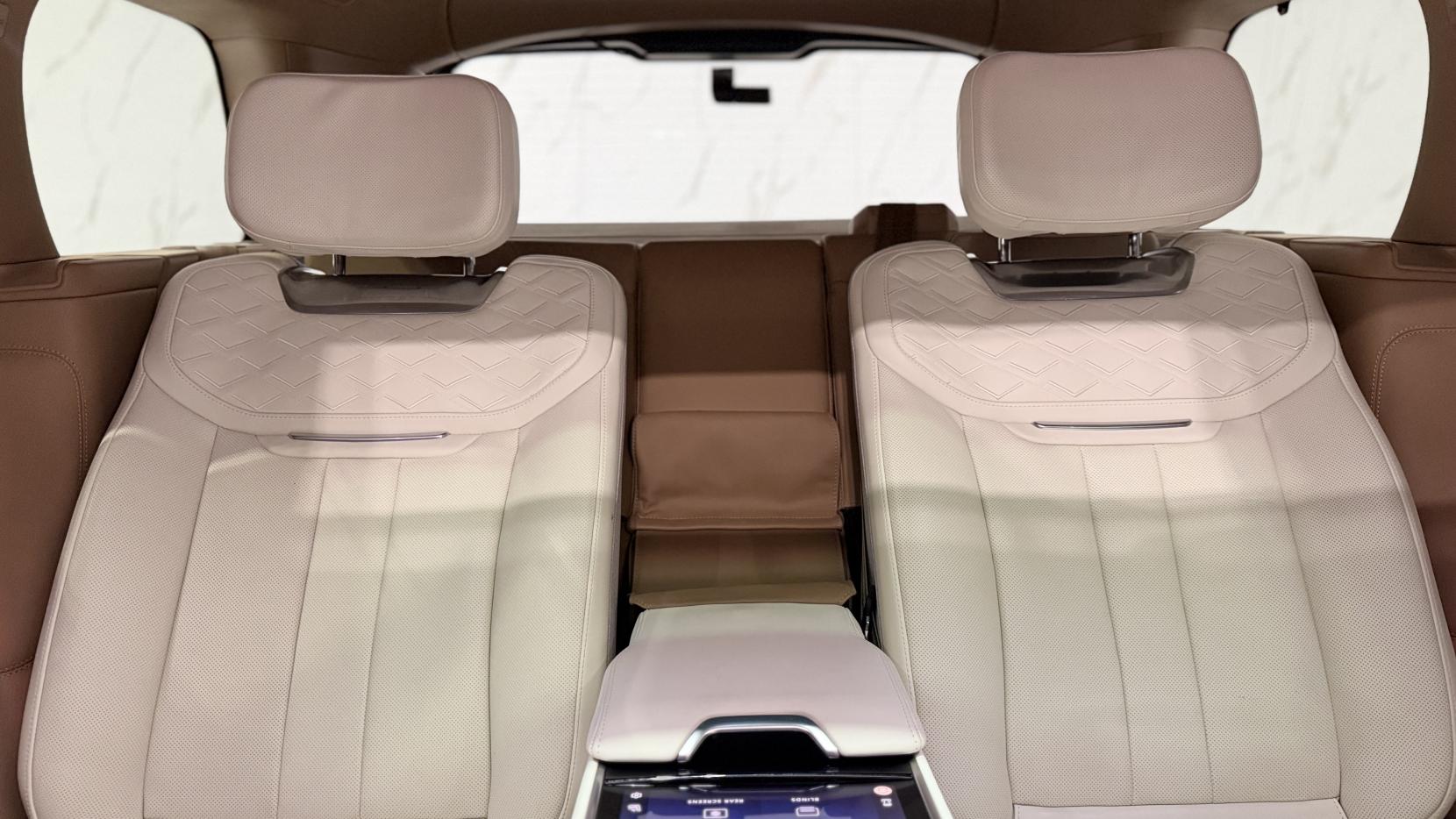 Land Rover Range Rover 3.0 P510e 38.2kWh SV SUV 5dr Petrol Plug-in Hybrid Auto 4WD Euro 6 (s/s) (510 ps)