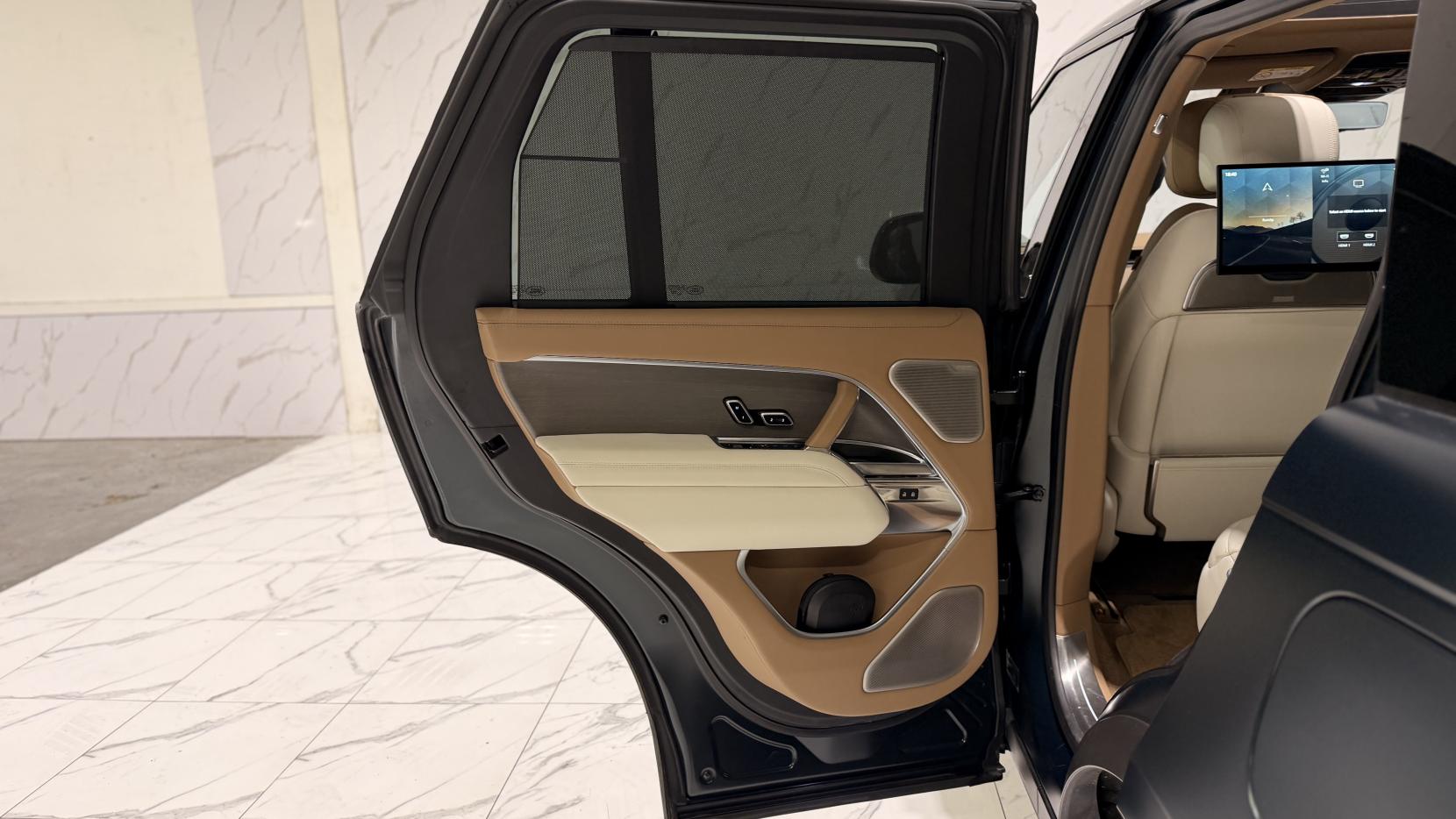 Land Rover Range Rover 3.0 P510e 38.2kWh SV SUV 5dr Petrol Plug-in Hybrid Auto 4WD Euro 6 (s/s) (510 ps)