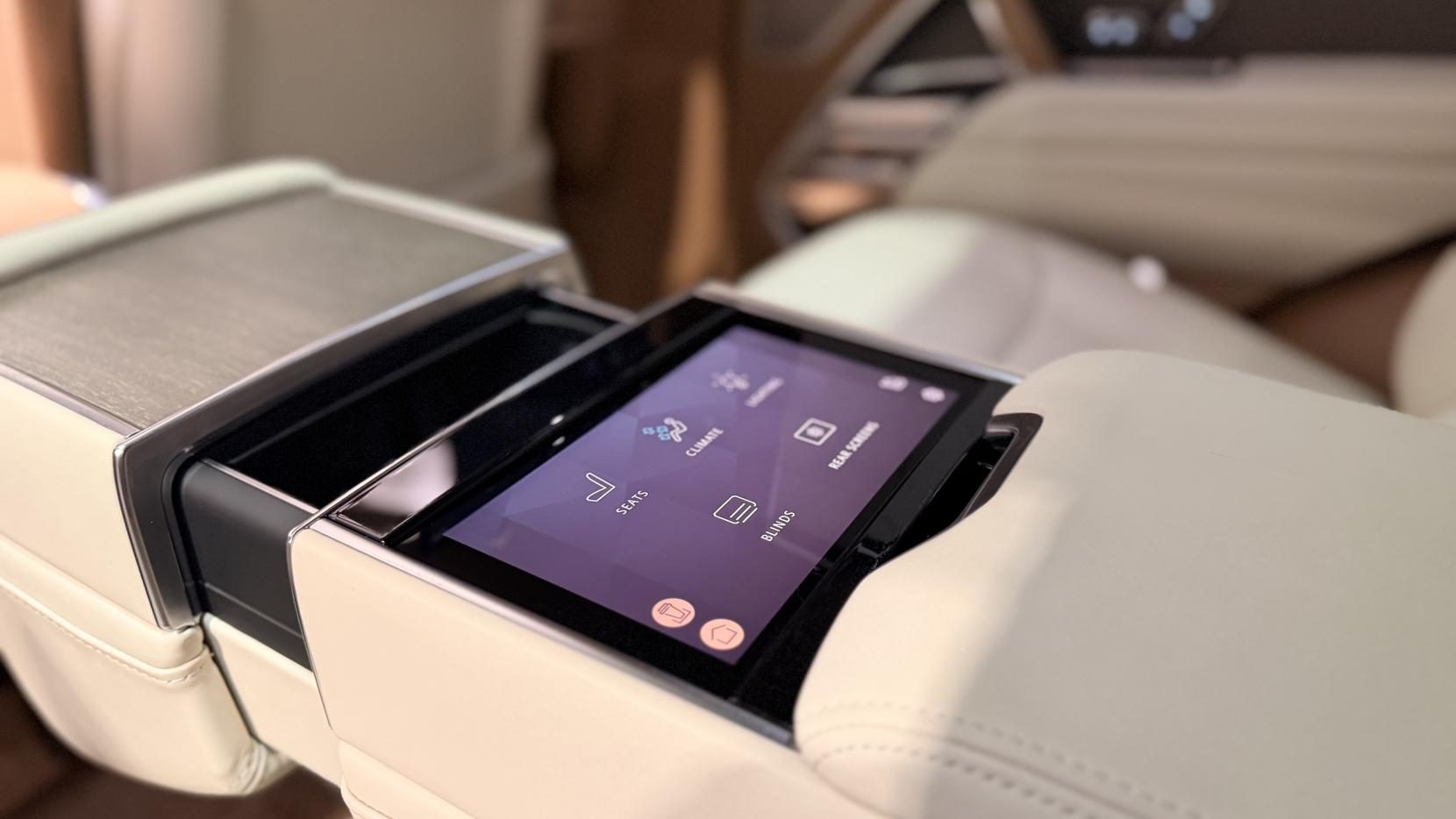 Land Rover Range Rover 3.0 P510e 38.2kWh SV SUV 5dr Petrol Plug-in Hybrid Auto 4WD Euro 6 (s/s) (510 ps)