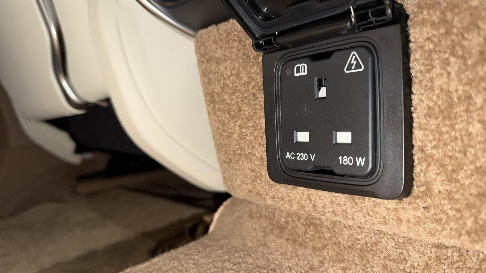 Land Rover Range Rover 3.0 P510e 38.2kWh SV SUV 5dr Petrol Plug-in Hybrid Auto 4WD Euro 6 (s/s) (510 ps)