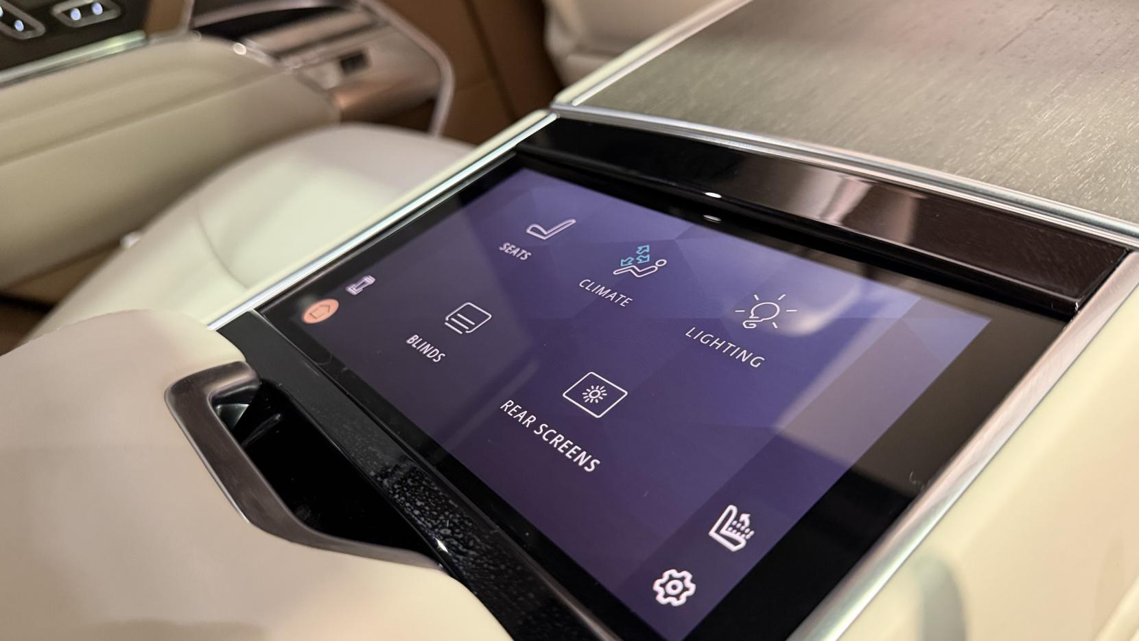 Land Rover Range Rover 3.0 P510e 38.2kWh SV SUV 5dr Petrol Plug-in Hybrid Auto 4WD Euro 6 (s/s) (510 ps)