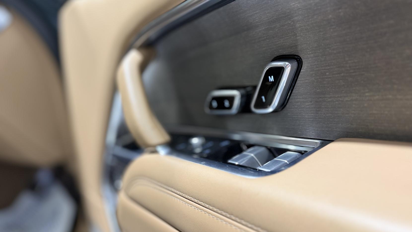 Land Rover Range Rover 3.0 P510e 38.2kWh SV SUV 5dr Petrol Plug-in Hybrid Auto 4WD Euro 6 (s/s) (510 ps)