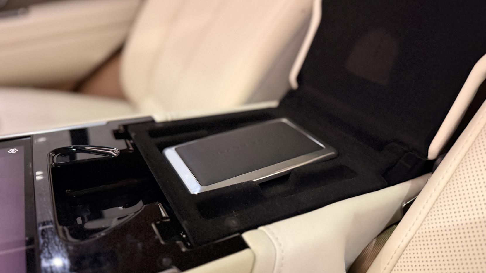 Land Rover Range Rover 3.0 P510e 38.2kWh SV SUV 5dr Petrol Plug-in Hybrid Auto 4WD Euro 6 (s/s) (510 ps)