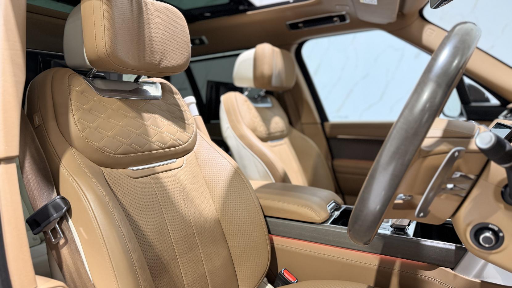 Land Rover Range Rover 3.0 P510e 38.2kWh SV SUV 5dr Petrol Plug-in Hybrid Auto 4WD Euro 6 (s/s) (510 ps)