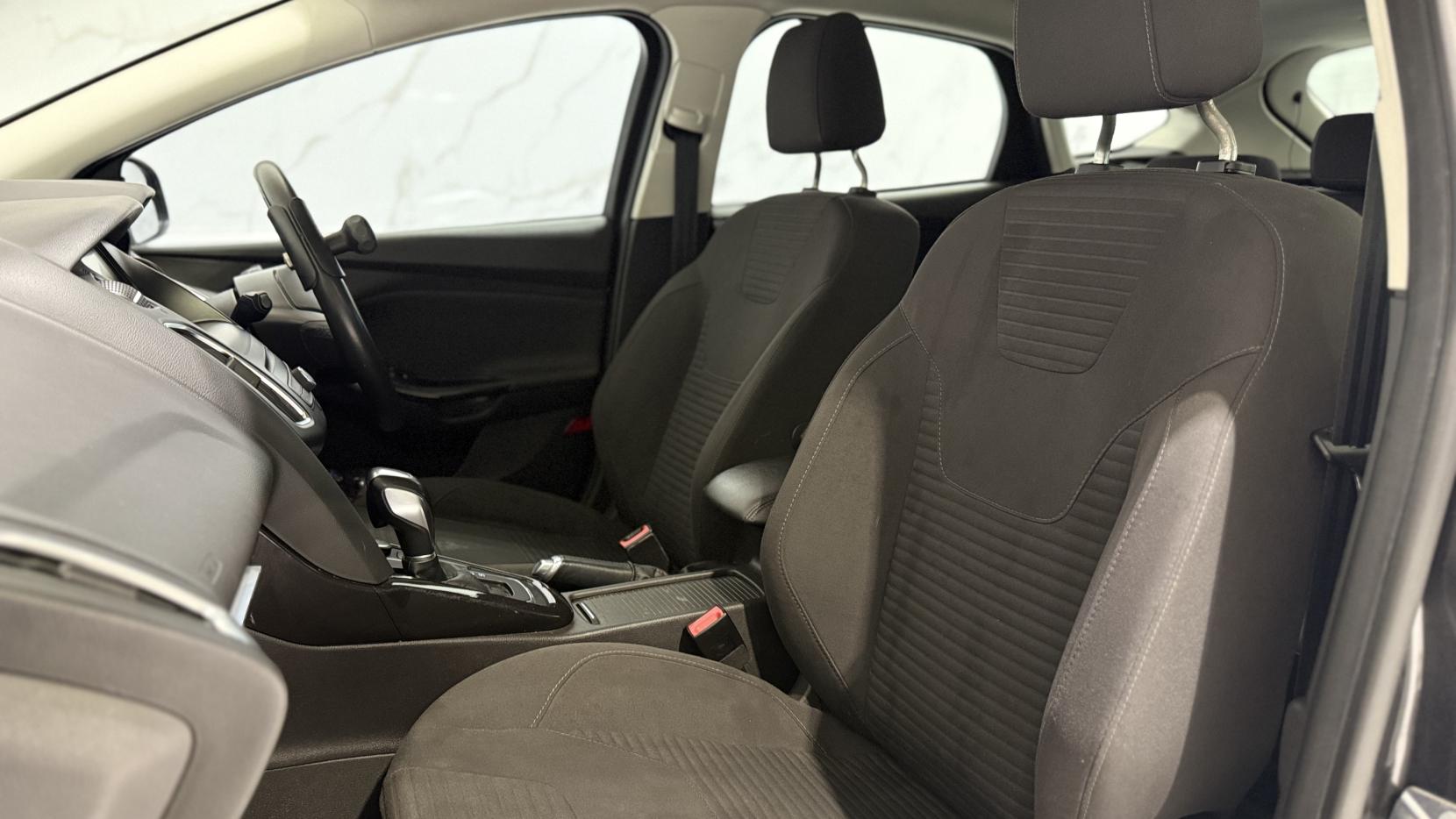 Ford Focus 1.0T EcoBoost Titanium Hatchback 5dr Petrol Auto Euro 6 (s/s) (125 ps)