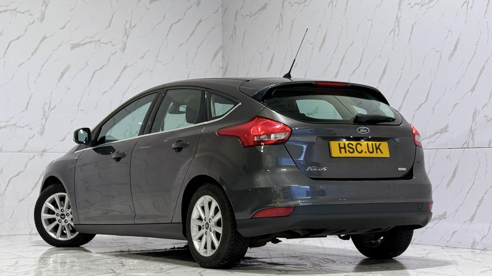 Ford Focus 1.0T EcoBoost Titanium Hatchback 5dr Petrol Auto Euro 6 (s/s) (125 ps)