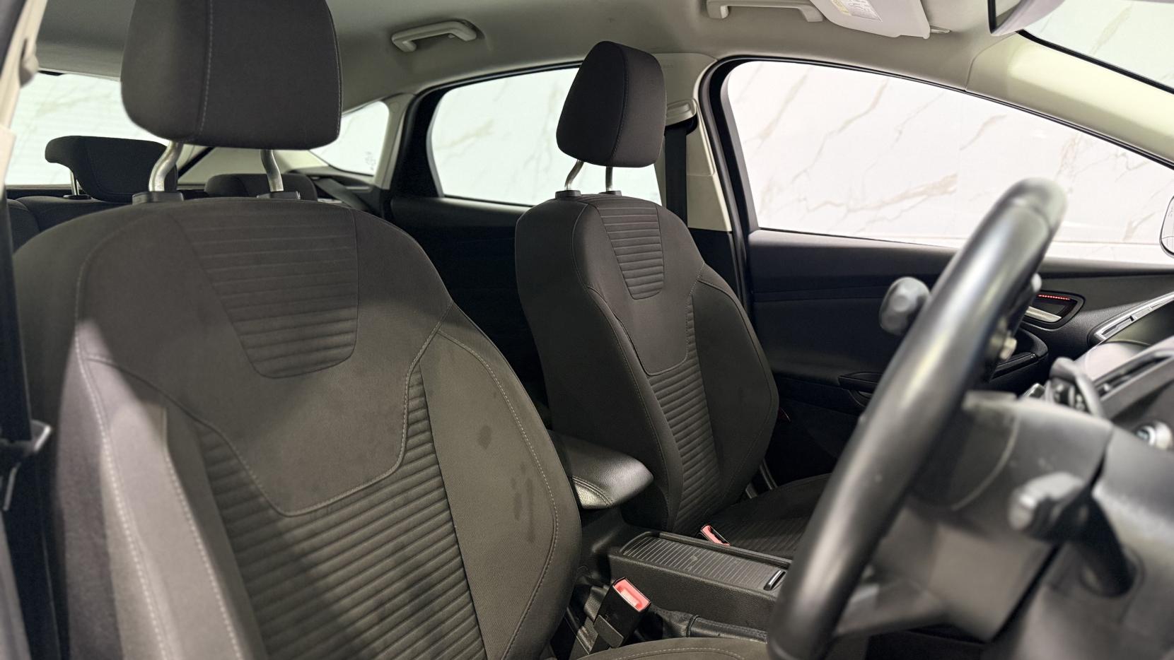 Ford Focus 1.0T EcoBoost Titanium Hatchback 5dr Petrol Auto Euro 6 (s/s) (125 ps)