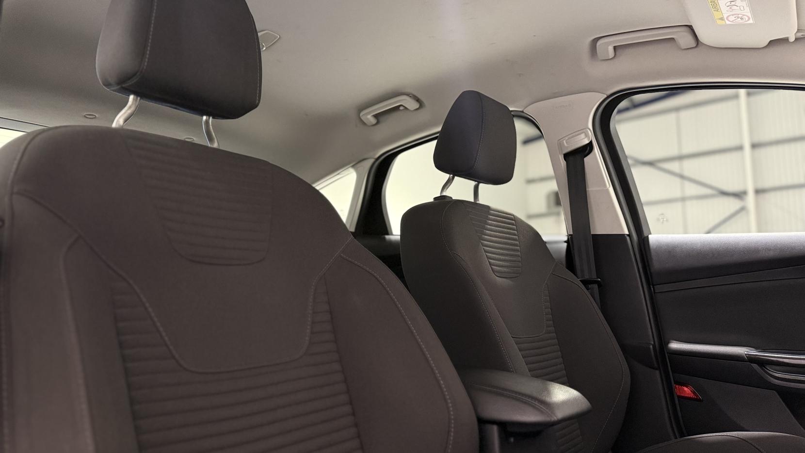 Ford Focus 1.0T EcoBoost Titanium Hatchback 5dr Petrol Auto Euro 6 (s/s) (125 ps)