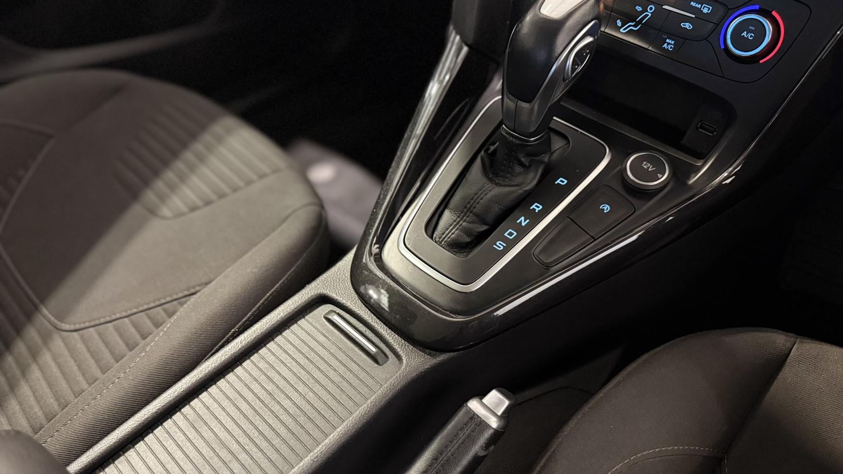 Ford Focus 1.0T EcoBoost Titanium Hatchback 5dr Petrol Auto Euro 6 (s/s) (125 ps)