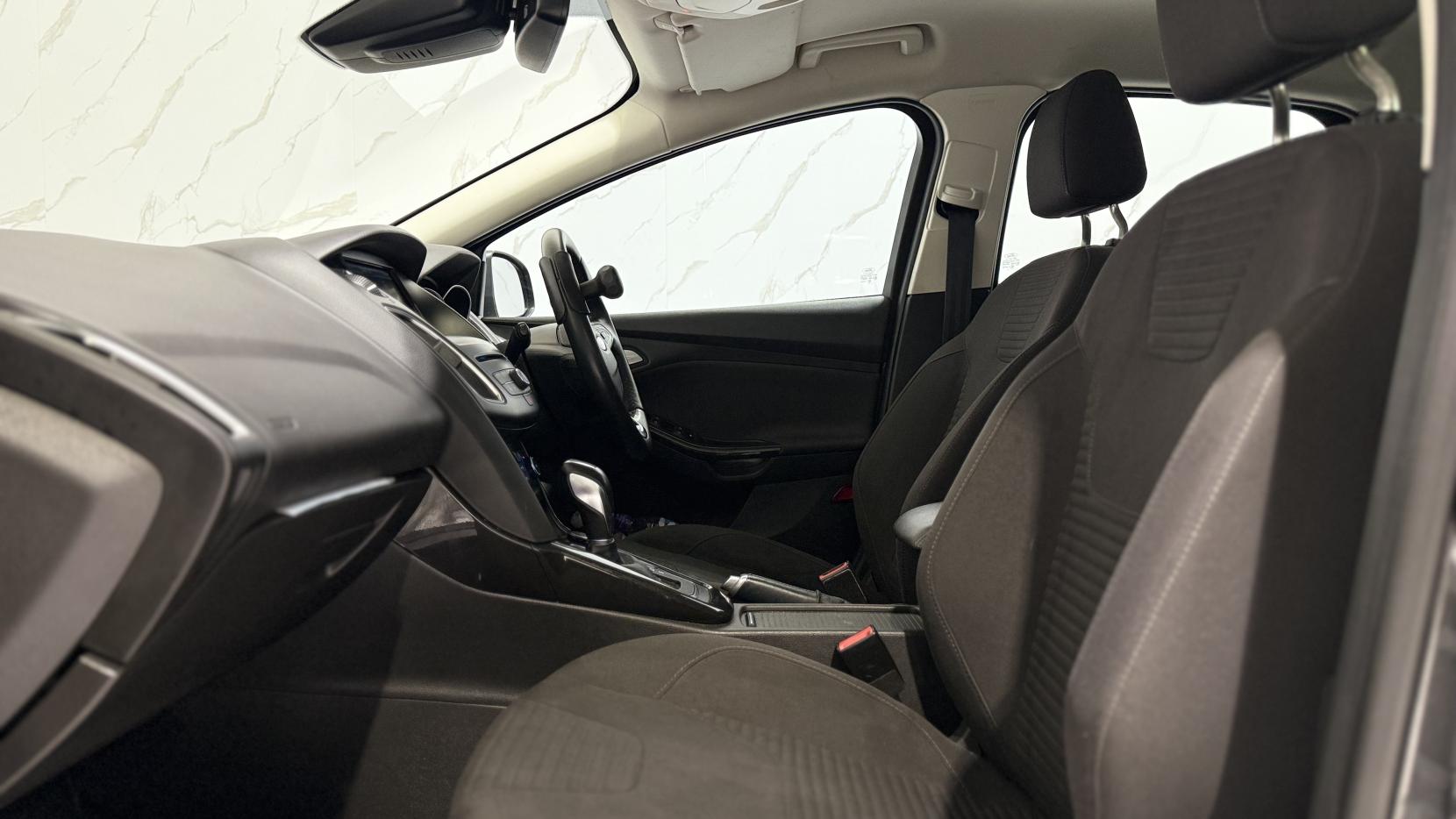 Ford Focus 1.0T EcoBoost Titanium Hatchback 5dr Petrol Auto Euro 6 (s/s) (125 ps)