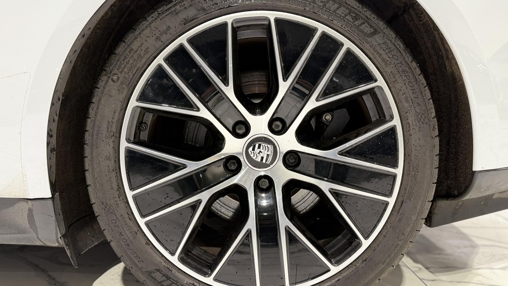 Porsche Taycan Performance Plus 93.4kWh Saloon 4dr Electric Auto RWD (11kW Charger) (476 ps)