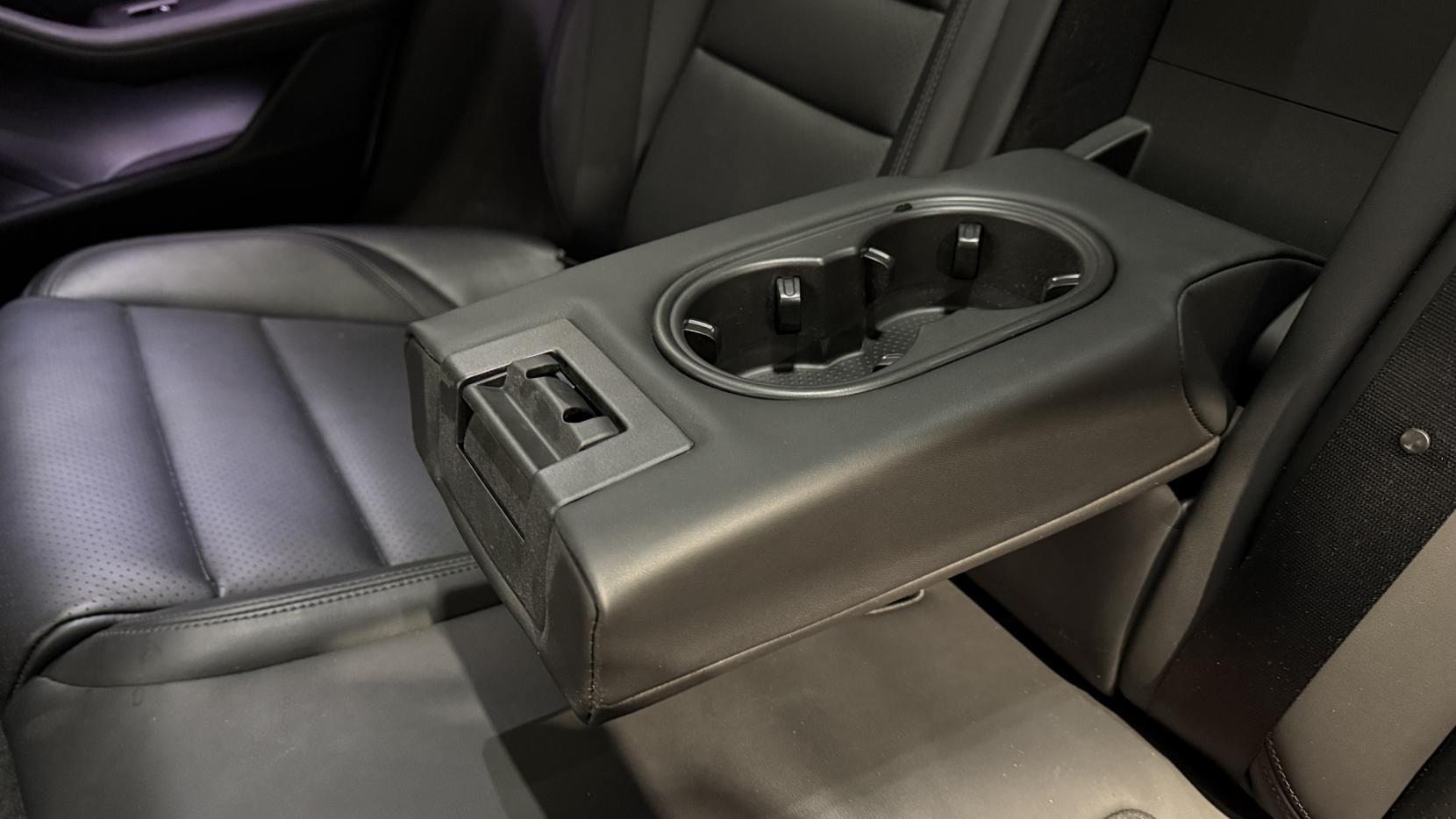 Porsche Taycan Performance Plus 93.4kWh Saloon 4dr Electric Auto RWD (11kW Charger) (476 ps)