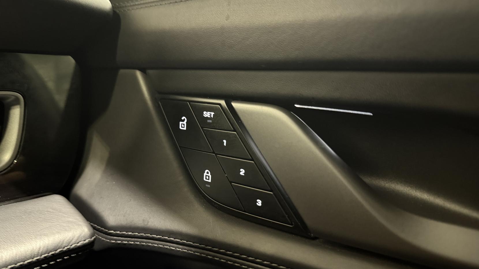 Porsche Taycan Performance Plus 93.4kWh Saloon 4dr Electric Auto RWD (11kW Charger) (476 ps)