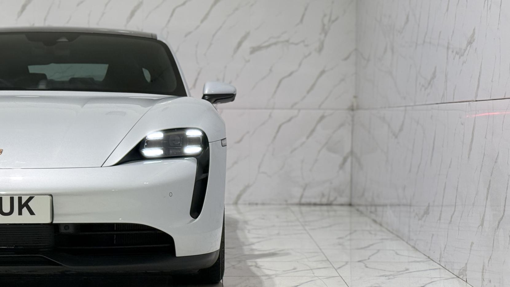 Porsche Taycan Performance Plus 93.4kWh Saloon 4dr Electric Auto RWD (11kW Charger) (476 ps)