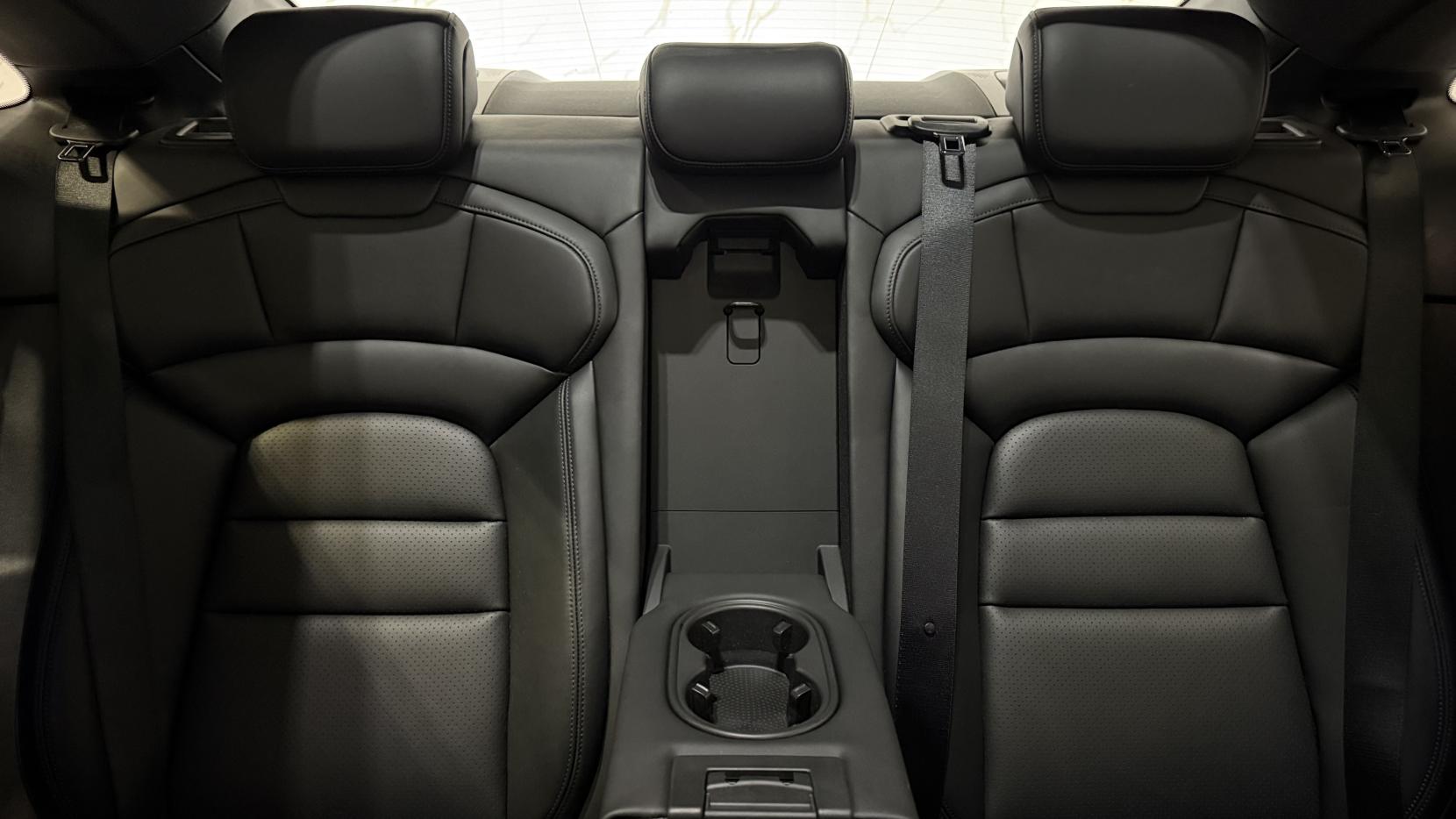 Porsche Taycan Performance Plus 93.4kWh Saloon 4dr Electric Auto RWD (11kW Charger) (476 ps)