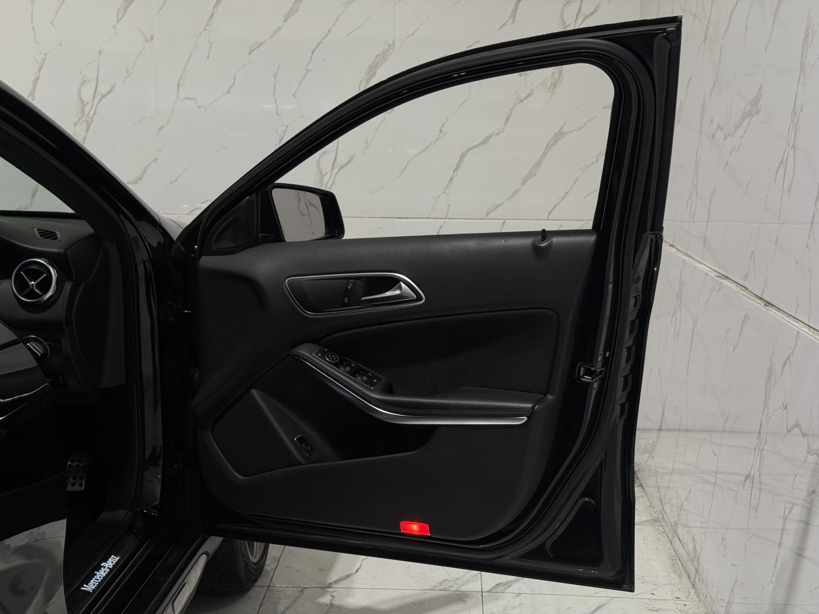 Mercedes-Benz GLA 2.1 GLA220d AMG Line SUV 5dr Diesel 7G-DCT 4MATIC Euro 6 (s/s) (177 ps)