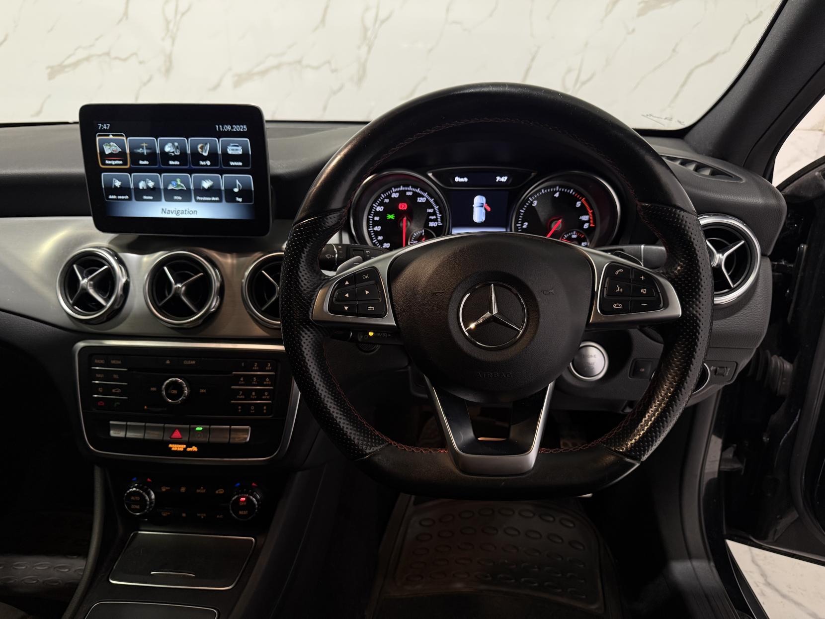 Mercedes-Benz GLA 2.1 GLA220d AMG Line SUV 5dr Diesel 7G-DCT 4MATIC Euro 6 (s/s) (177 ps)